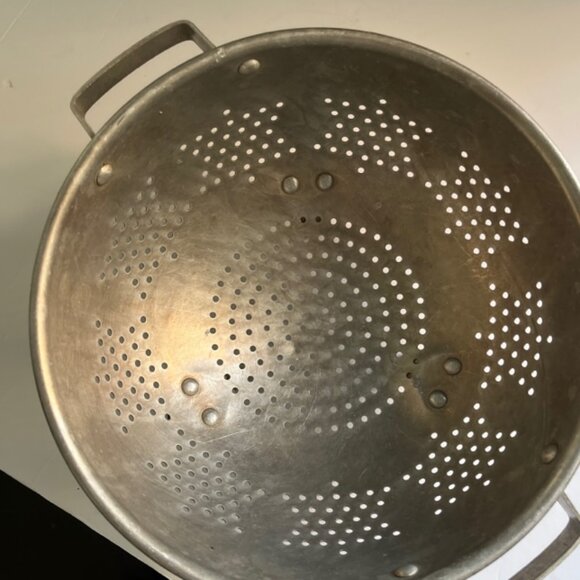 Vintage Aluminum Colander / Kitchen Utensil - Picture 2 of 6
